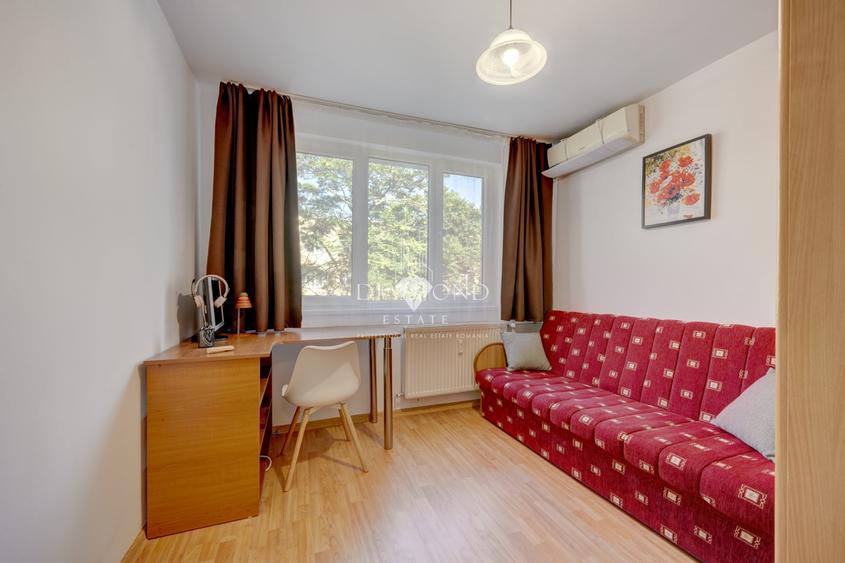 Apartament cu 3 camere decomandat, mobilat în Titan