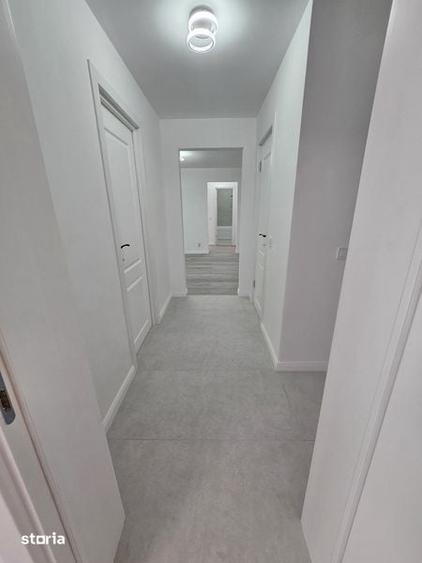 Apartament cu 3 camere semidecomandat în Cina