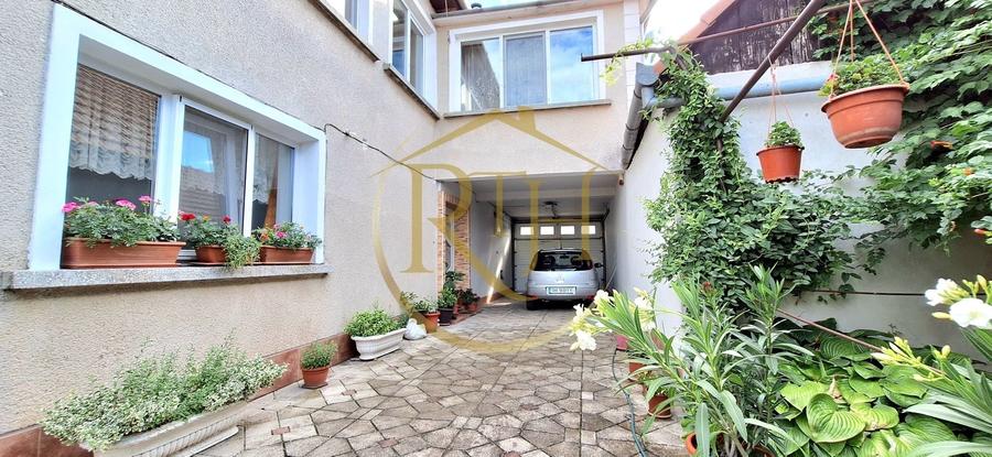 Casă individuală cu 5 camere cu Canalizare în Giroc