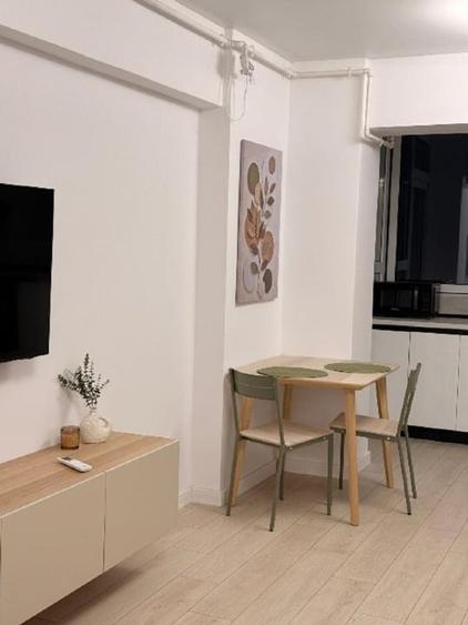 Apartament cu 2 camere decomandat, mobilat în Central