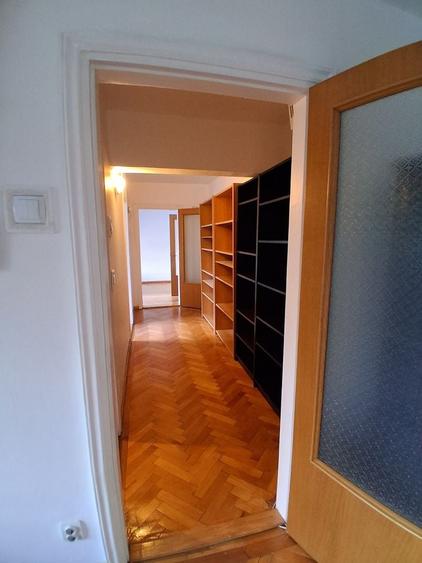 Apartament cu 3 camere decomandat în Iancului