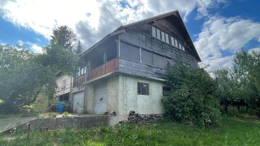 Casă cu 4 camere în Coman