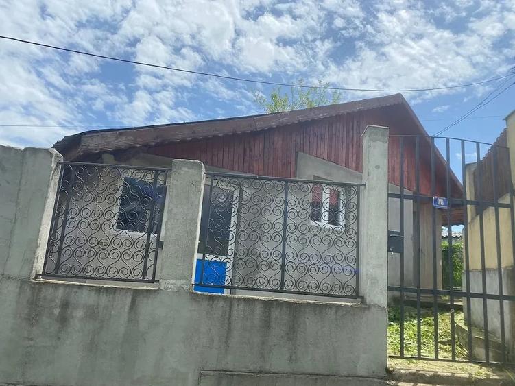 Casă cu Teren 2500 Mp în Vulcana de Sus