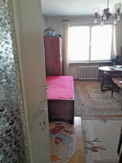 Apartament cu 3 camere decomandat în Sud