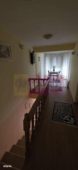 Casă cu 3 camere cu Teren 340 Mp în Poiana