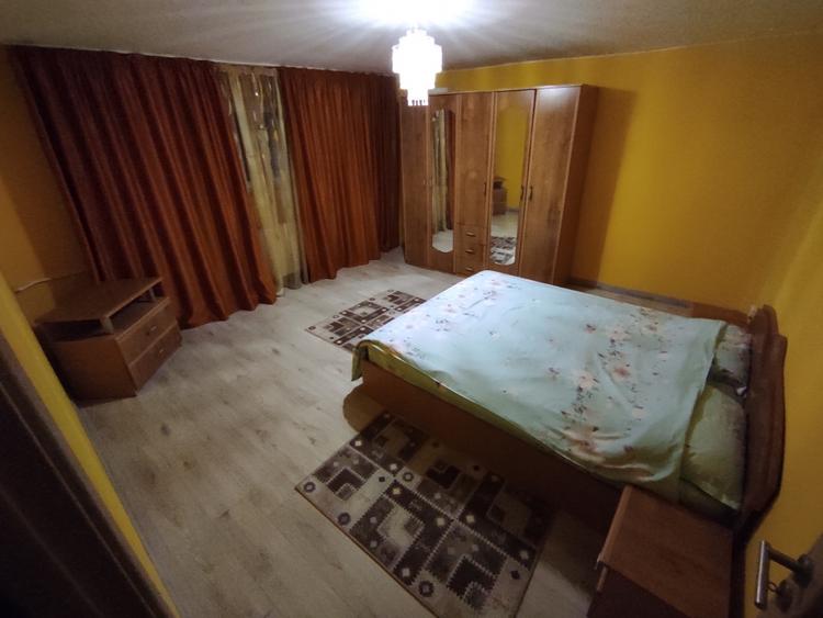 Casă individuală cu 9 camere cu Piscina în Dristor