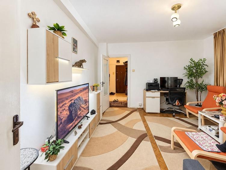Apartament cu 2 camere semidecomandat, mobilat în Lipovei