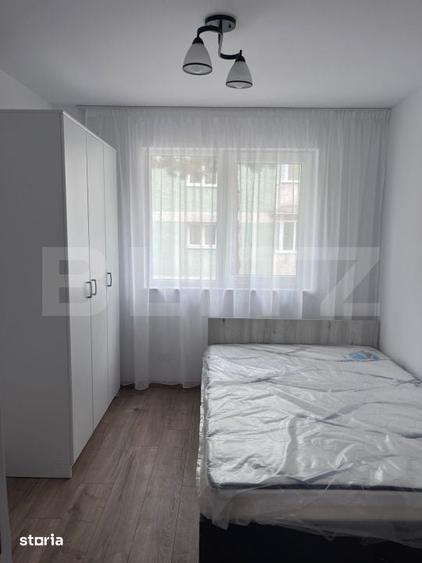 Apartament cu 4 camere decomandat în George Enescu