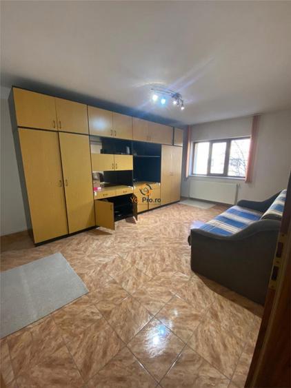 Apartament cu 3 camere decomandat în Soarelui