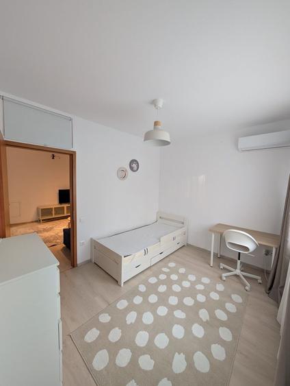 Apartament cu 3 camere semidecomandat în Calea Dumbrăvii