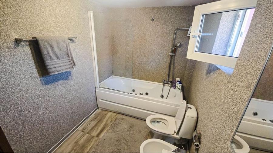 Casă cu 4 camere în Ultracentral