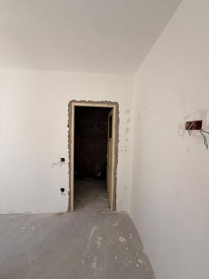 Casă individuală cu 4 camere cu Teren 450 Mp în Malu Mare