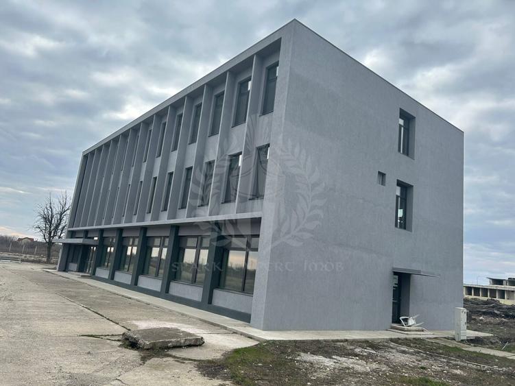 Birou, de 1,200 mp, în Bărcănești