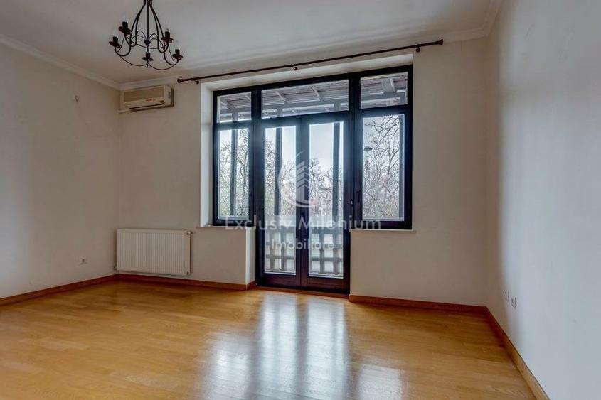 Birou, de 350 mp, în P-ța Dorobanți