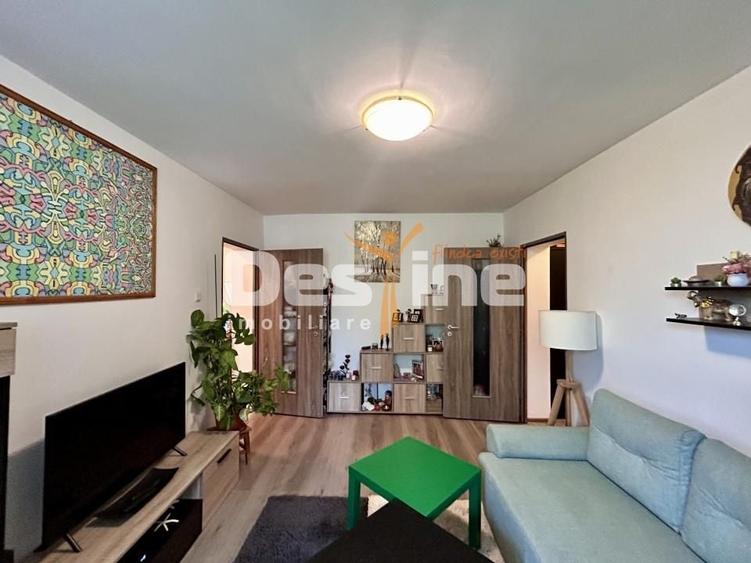 Apartament cu 2 camere semidecomandat, mobilat în Nord