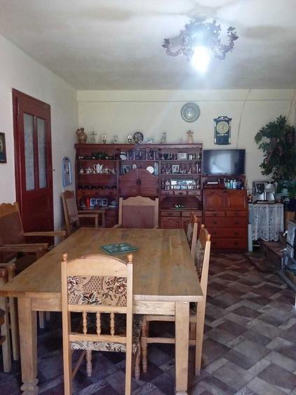 Casă cu 3 camere în Bârsa