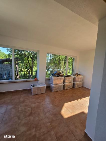 Casă cu 6 camere cu Teren 3148 Mp în Central