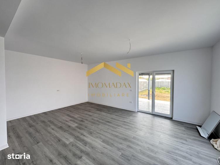 Casă cu 4 camere cu Teren 300 Mp în Sânmihaiu Român