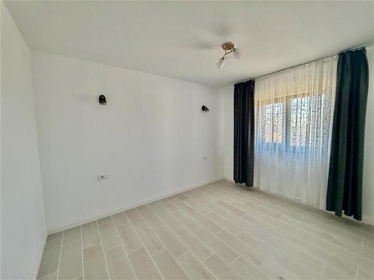 Casă individuală cu 4 camere cu Teren 500 Mp în Bârnova