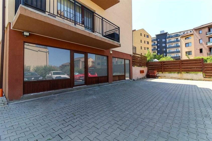 Spațiu comercial, de 72 mp, în Florești
