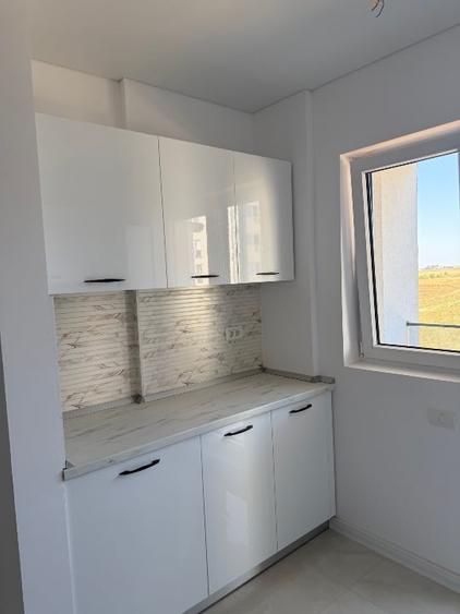 Apartament cu 2 camere semidecomandat, mobilat în Central
