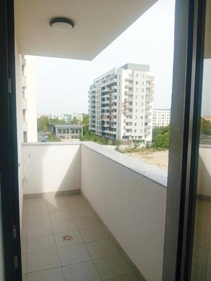 Apartament cu 3 camere semidecomandat în Drumul Taberei