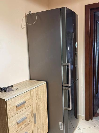 Apartament cu 3 camere semidecomandat în Rahova