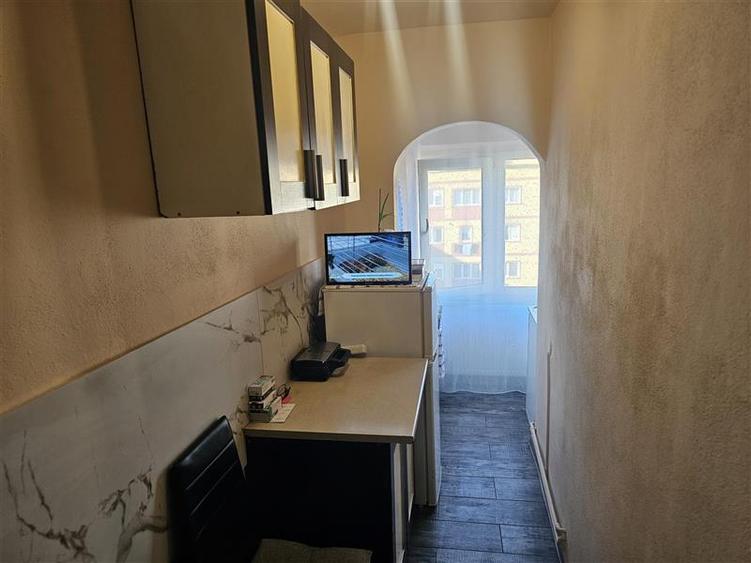 Garsonieră decomandată, mobilată în Micro IV