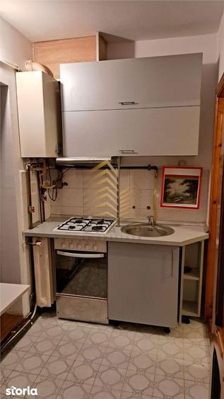 Garsonieră decomandată în Desa