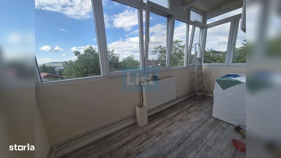 Apartament cu 4 camere decomandat în Central