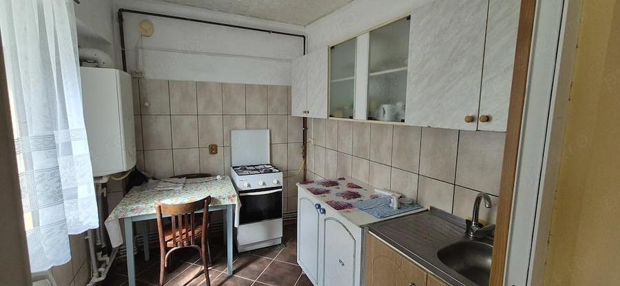 Garsonieră decomandată în Central