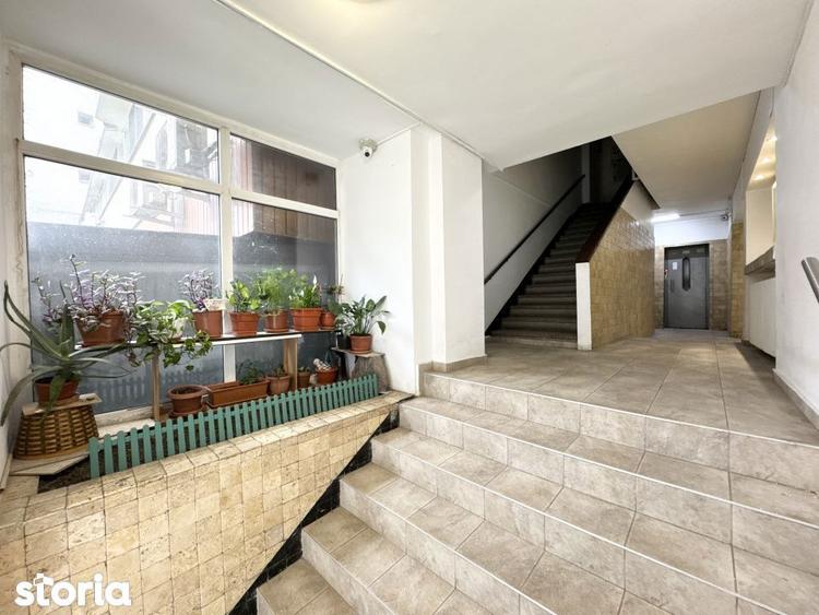 Apartament cu 4 camere semidecomandat în Grivița