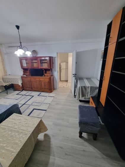 Apartament cu 2 camere semidecomandat, mobilat în Ultracentral