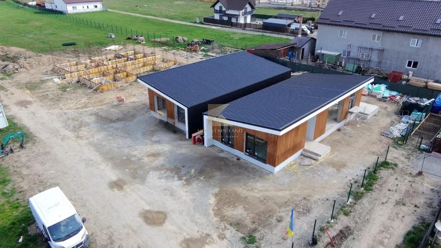 Casă individuală cu 4 camere cu Canalizare în Tohanu Nou