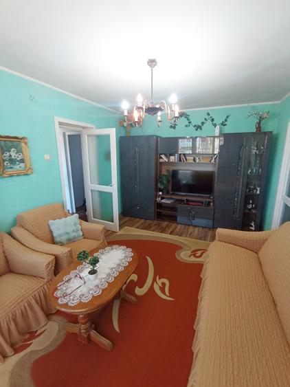Apartament cu 2 camere semidecomandat, mobilat în Podu Roș