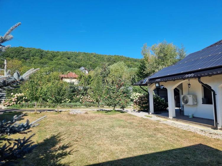Casă cu 3 camere în Mărăcineni