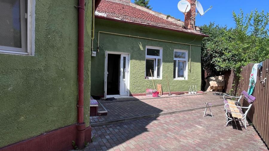 Casă individuală cu 5 camere cu Canalizare în Brașovul Vechi