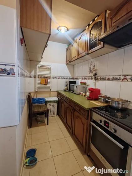 Casă cu 5 camere cu Teren 683 Mp în Central