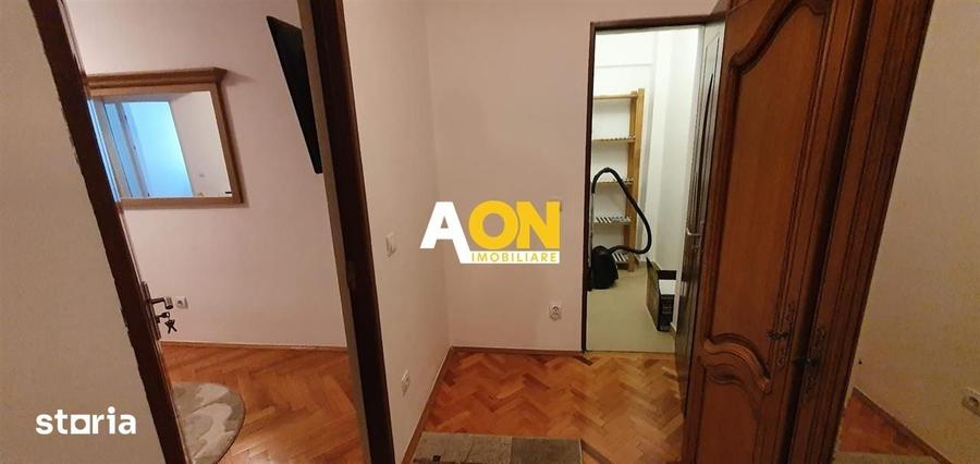 Apartament cu 4 camere decomandat în Central