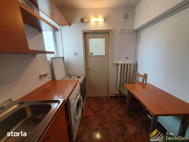 Apartament cu 2 camere decomandat în Central — fotografia 3