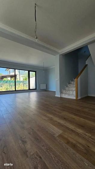 Casă cu 4 camere în Central