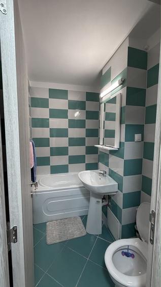 Apartament cu 2 camere decomandat în Obor