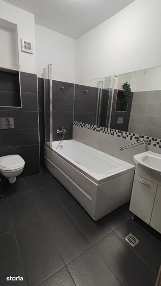 Apartament cu 3 camere decomandat în Titan