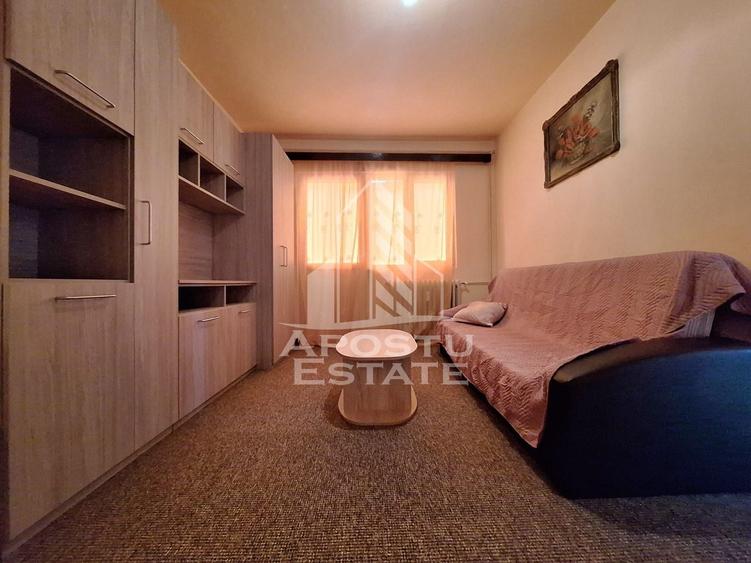 Apartament cu 2 camere semidecomandat, mobilat în Aurel Vlaicu