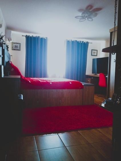 Casă individuală cu 5 camere cu Canalizare în Tuzla