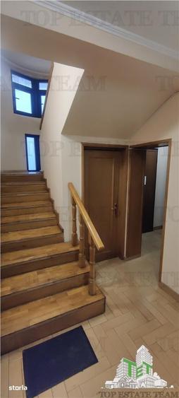Casă cu 5 camere cu Teren 192 Mp în Colentina
