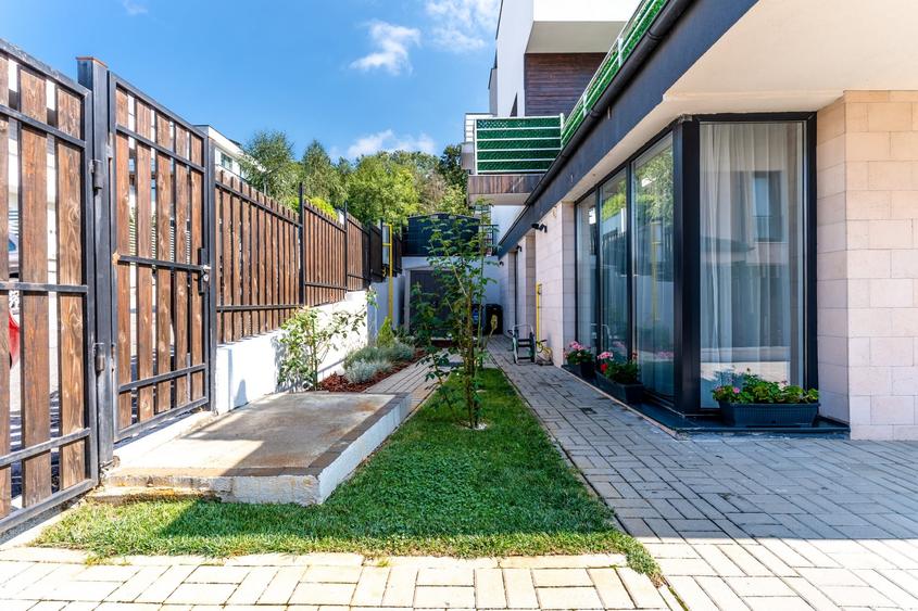 Duplex cu 4 camere cu Canalizare în Iris
