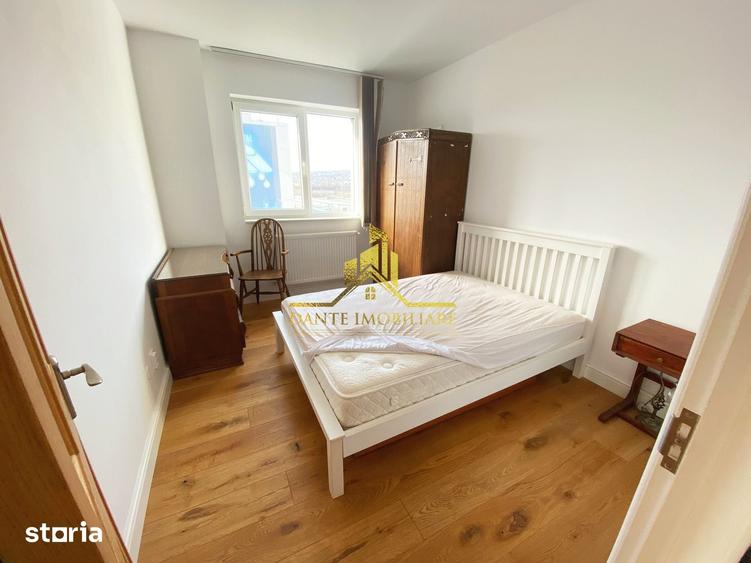 Apartament cu 3 camere semidecomandat, mobilat în Bulgaria