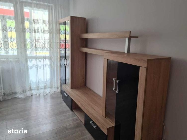 Apartament cu 3 camere decomandat în Rahova