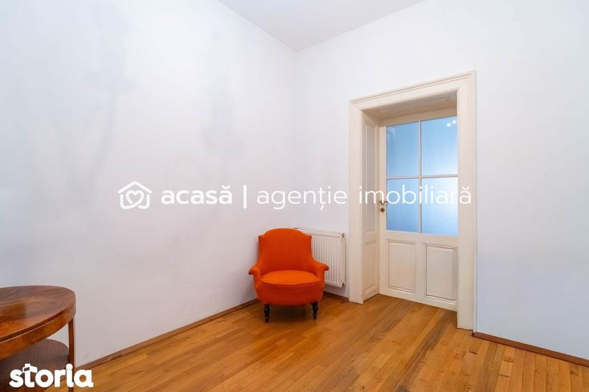 Apartament cu 4 camere, mobilat în Central